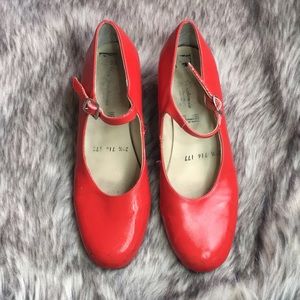 100% leather dance shoes